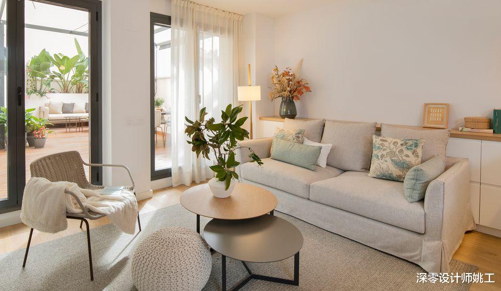 很喜欢这个65㎡小两室,普通的大白墙搭配木地板,也能装出高级感