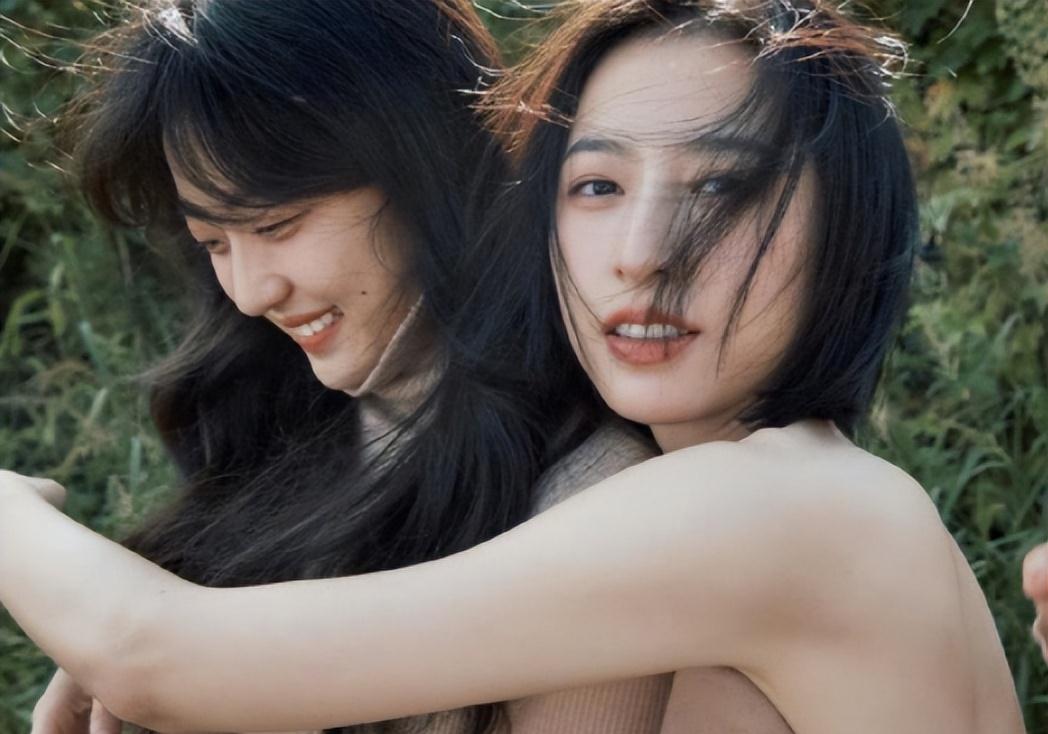 孙千|周雨彤、孙千再次合体,“签合同”重出江湖,美女贴贴就是养眼