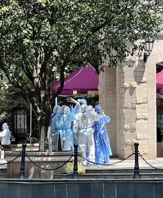 与君初相识·恰似故人归|上海疫情暴露彭于晏郭敬明刘嘉玲等明星住宅，贫富差距真的大！