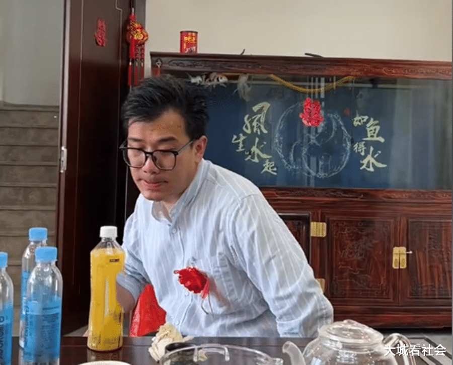 送错话费送老婆?山东一男子充错话费后,最后把女子娶回家