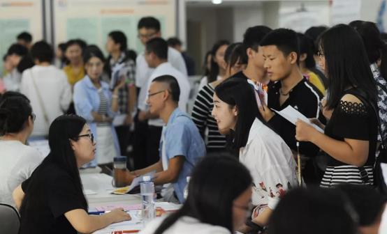 中储粮|国企“中储粮”面向社会招聘，六险二金包吃住，薪资待遇超公务员