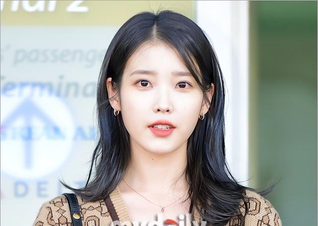 鲍喜顺|韩国女星李知恩活动新图超靓！清丽脱俗美得不可方物