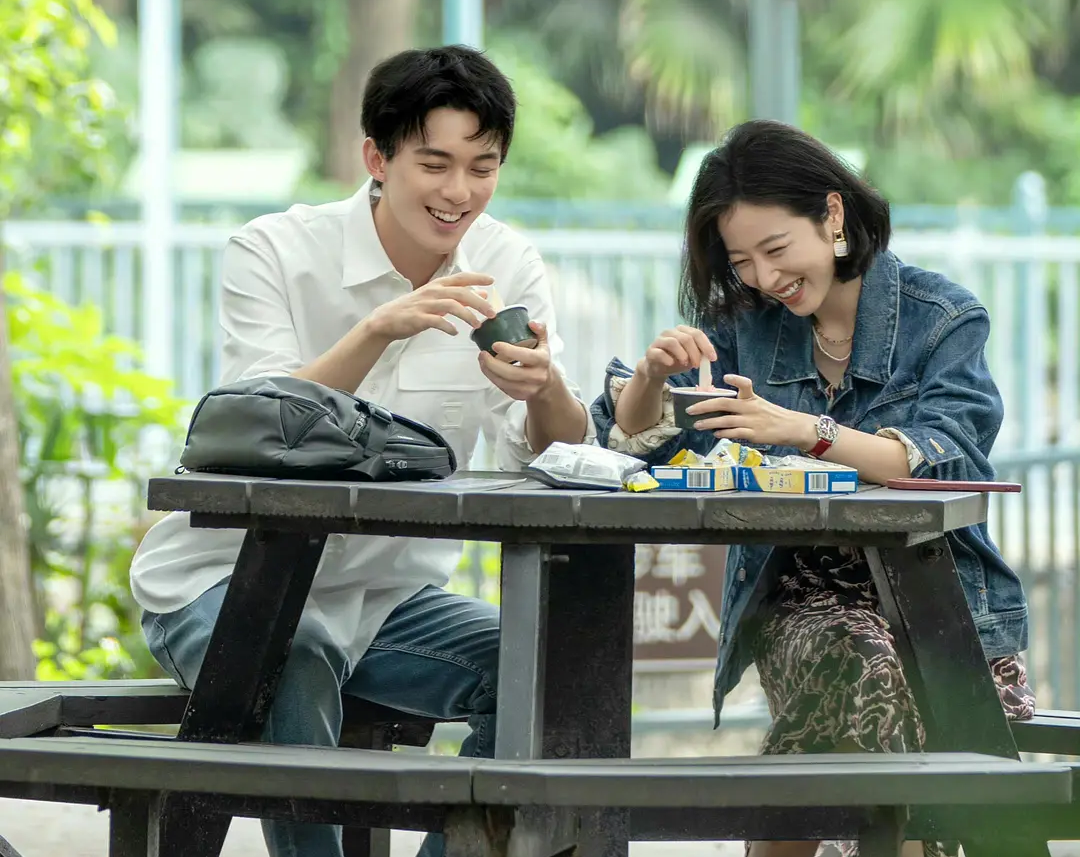 艾玛·斯通|开工第一糖!吴磊周雨彤主演的《爱情而已》获发行许可,静待播出