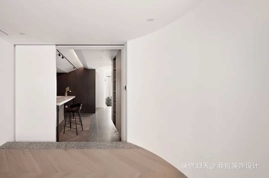 装修设计：全屋巧用弧形，下沉式客厅，非常规卧室