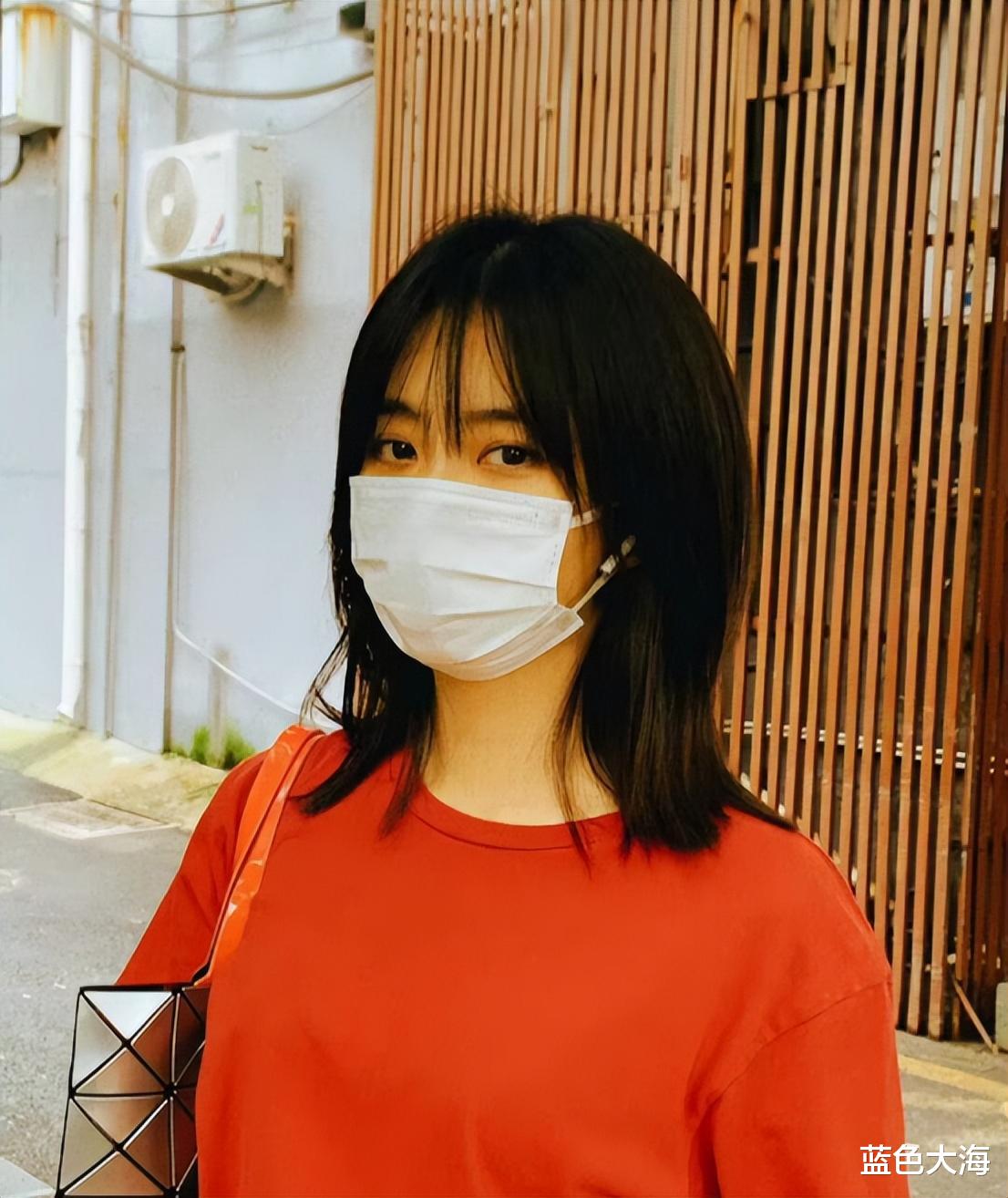 雪纺裙 真不敢相信谭松韵已经30多岁了,面对“真实镜头”,也很少女