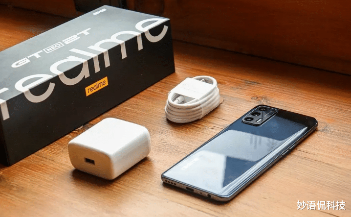 红米手机|12GB+256GB+65W闪充，跌至1999元，网友：还买什么红米K50