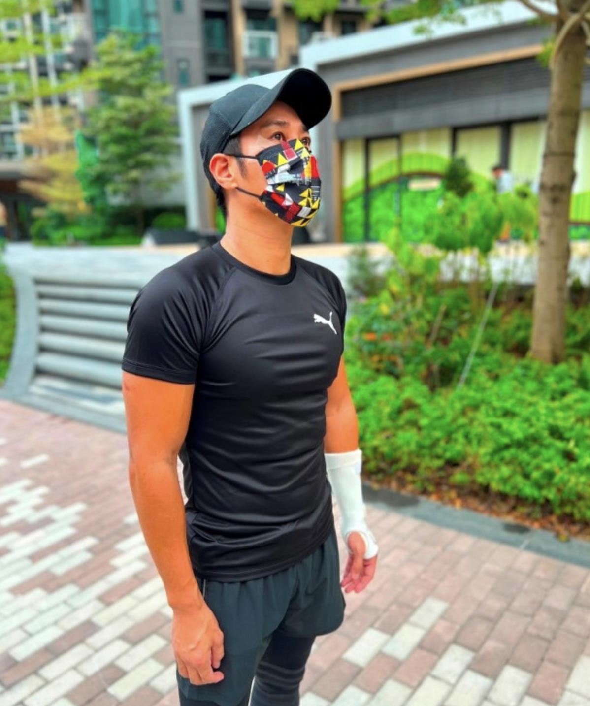 安眠药|44岁港星遇袭后公开近况，自曝破相留下永久伤疤，需靠安眠药入睡