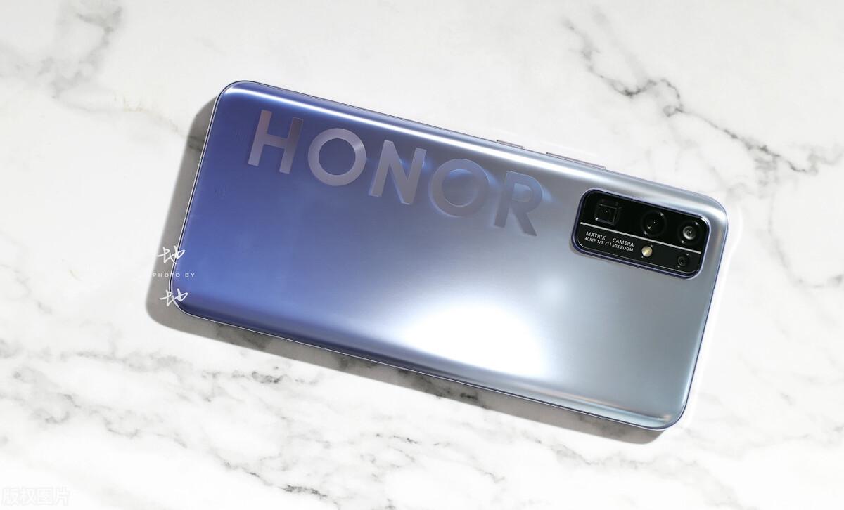 华为荣耀|荣耀“坑老人1599”的背后，其实是从华为独立后的无奈困局