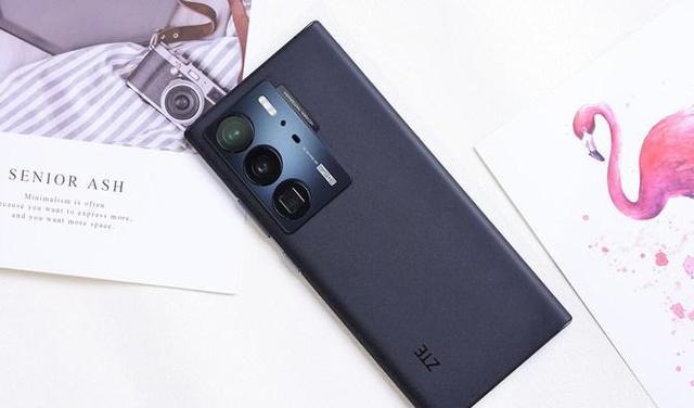 中兴|中兴不服输，16+1024GB新机上市，屏下镜头+6400万三主摄