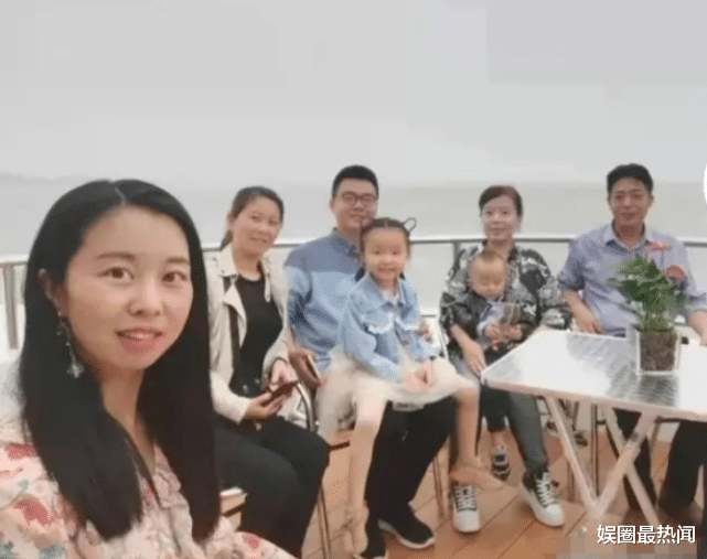 杜新枝|熊磊直播带货,杜新枝打赏3毛钱,网友:比上次有进步