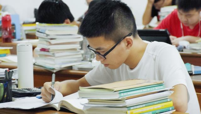 考研|为啥二本生觉得考研很容易,但身为985、211的同学却认为难如登天