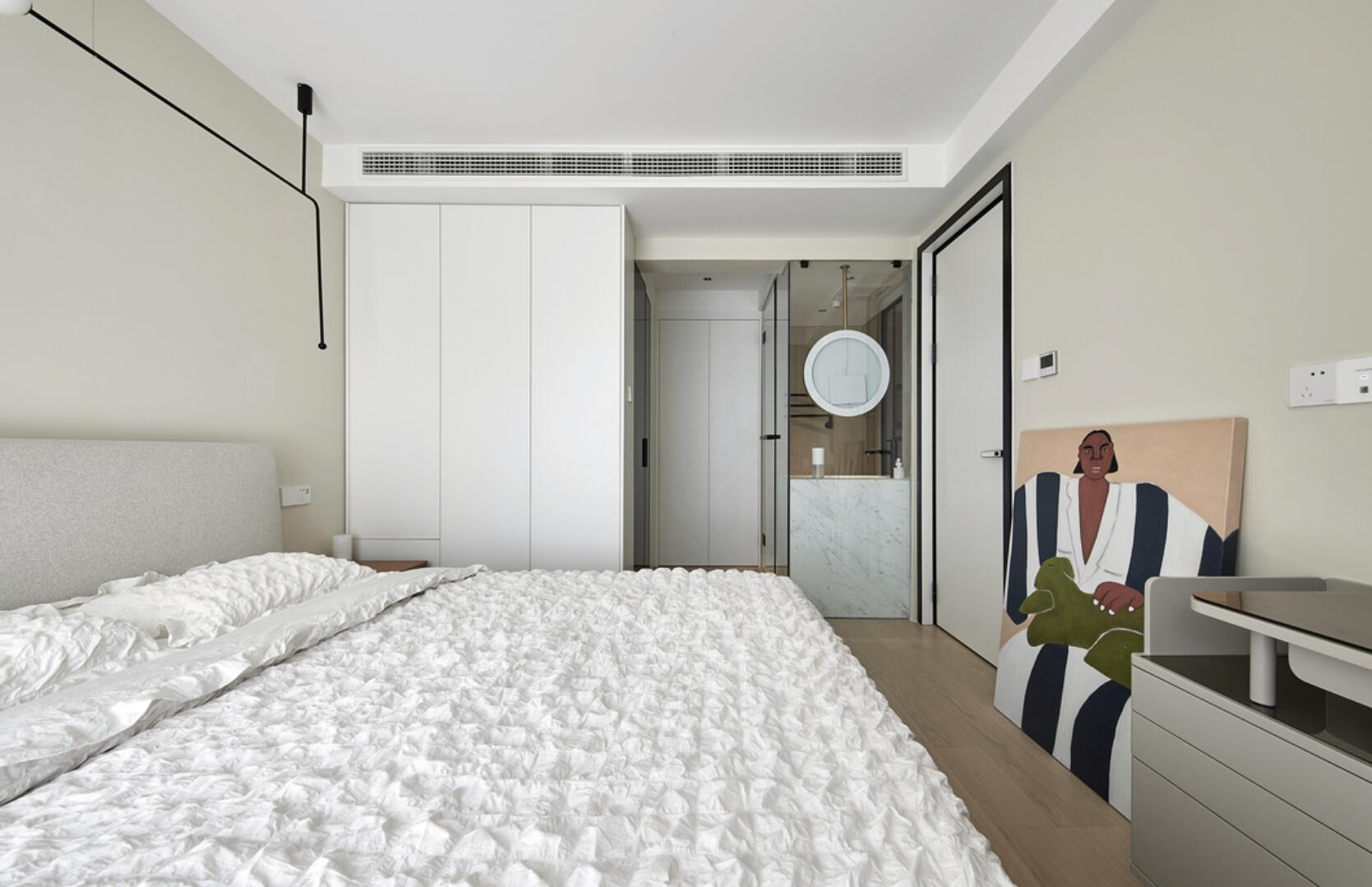 不到70㎡的户型，她却硬要“造”个玄关，完工后，收纳反而多一倍