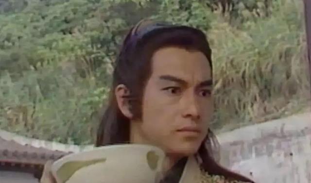 花千骨|大侠萧峰不是谁都能演，他自带音响豪情万丈，他吹发耍酷像小混混