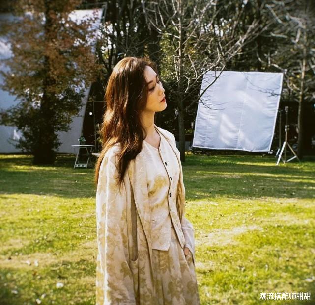 刘小慧|终于知道刘诗诗的优越感在哪了，穿着睡衣出门，都有一种高级感