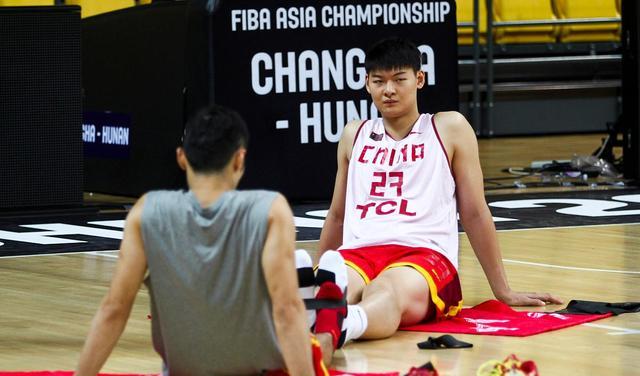 中国男篮|回首国青93黄金一代，65分横扫日本，四将已成中国男篮骨干