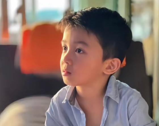 中国好声音|这个小孩真像吴磊，跟吴磊一样上嘴唇薄，吴磊难接受被叫哥哥