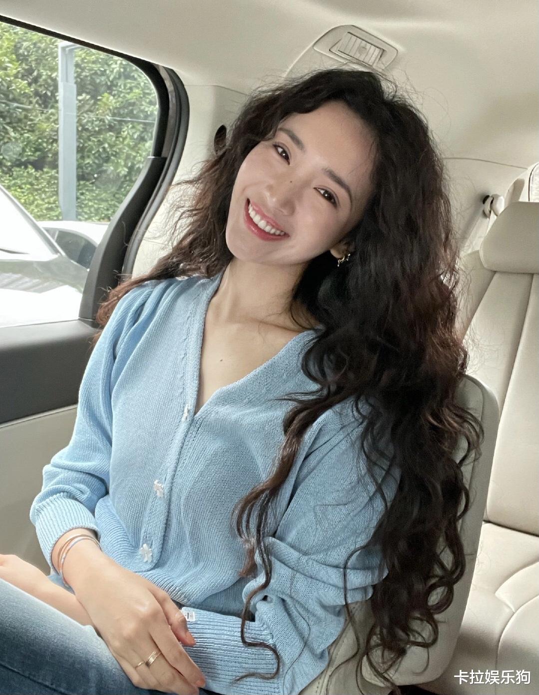 王紫璇 王紫璇脸和脖子也有色差，头发也会毛躁，女孩子们不要容貌焦虑了！