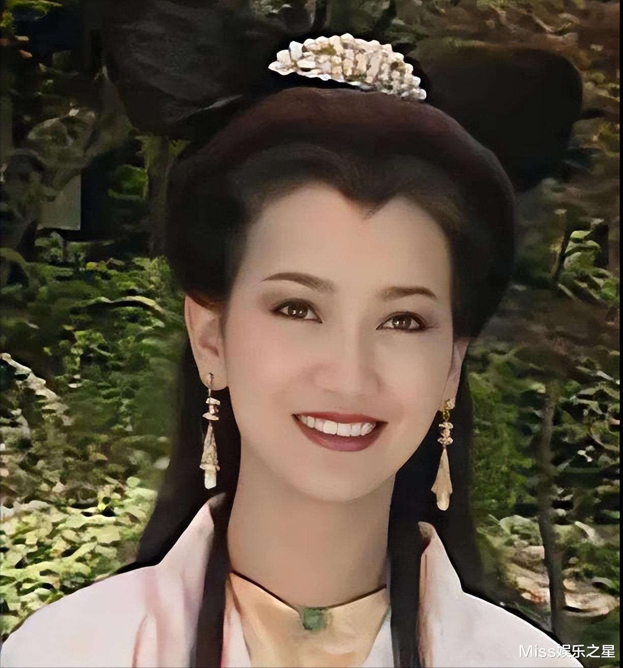 赵雅芝|68岁赵雅芝看房引群众围观,与金巧巧同行似同龄人,爆其已复出