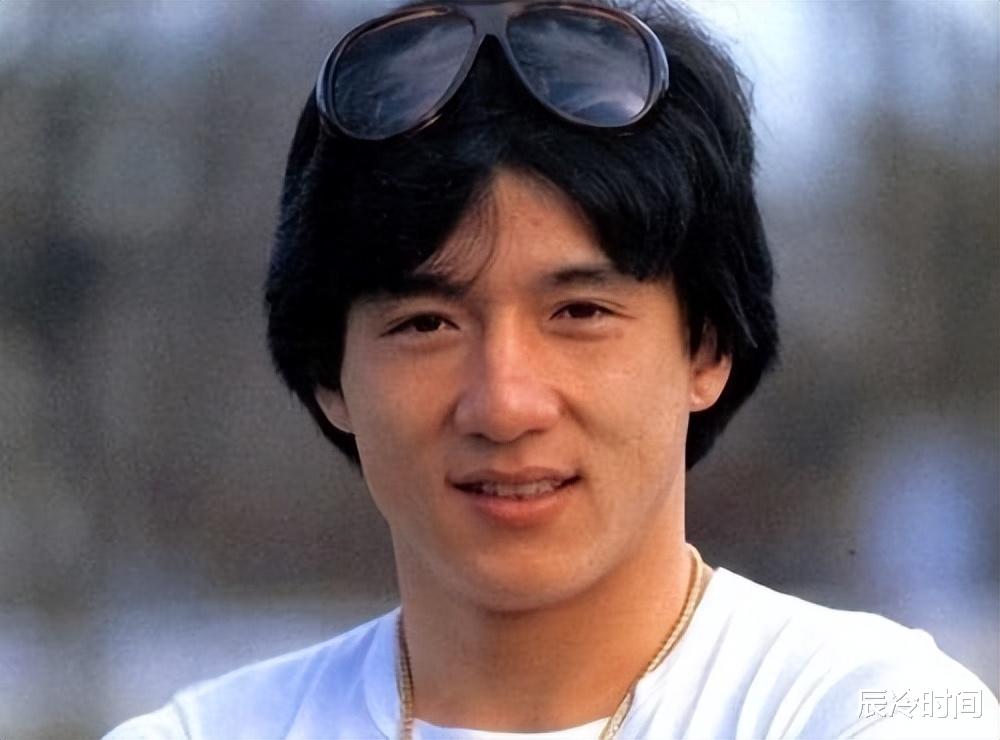 周润发|一生丁克,死后捐出所有财产,不与成龙合作的周润发,如今怎样了