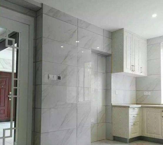 越来越多家庭不再全屋贴瓷砖?过来人:只当花钱买了教训!