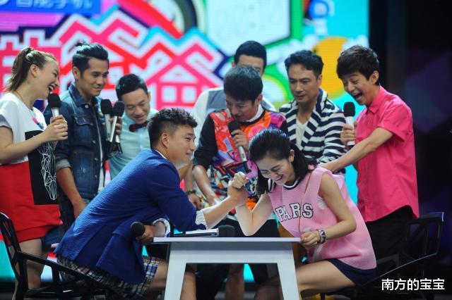 谢娜|官宣东方卫视春晚，《朋友请听好》定档，谢娜该何去何从？