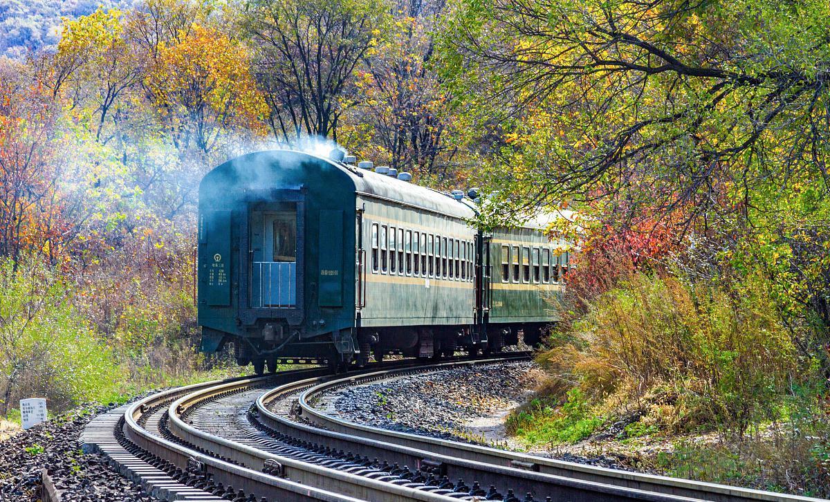 火车|坐上火车穷游全国是种什么样的感受？你愿意乘坐火车旅游全国吗？