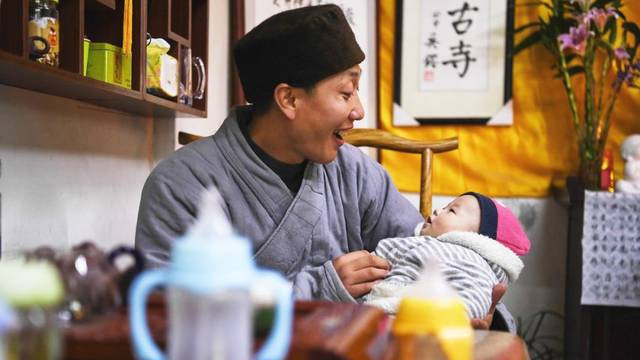被逐出寺的“花和尚”，出家8年多了22个孩子，曾帮过200多名女子