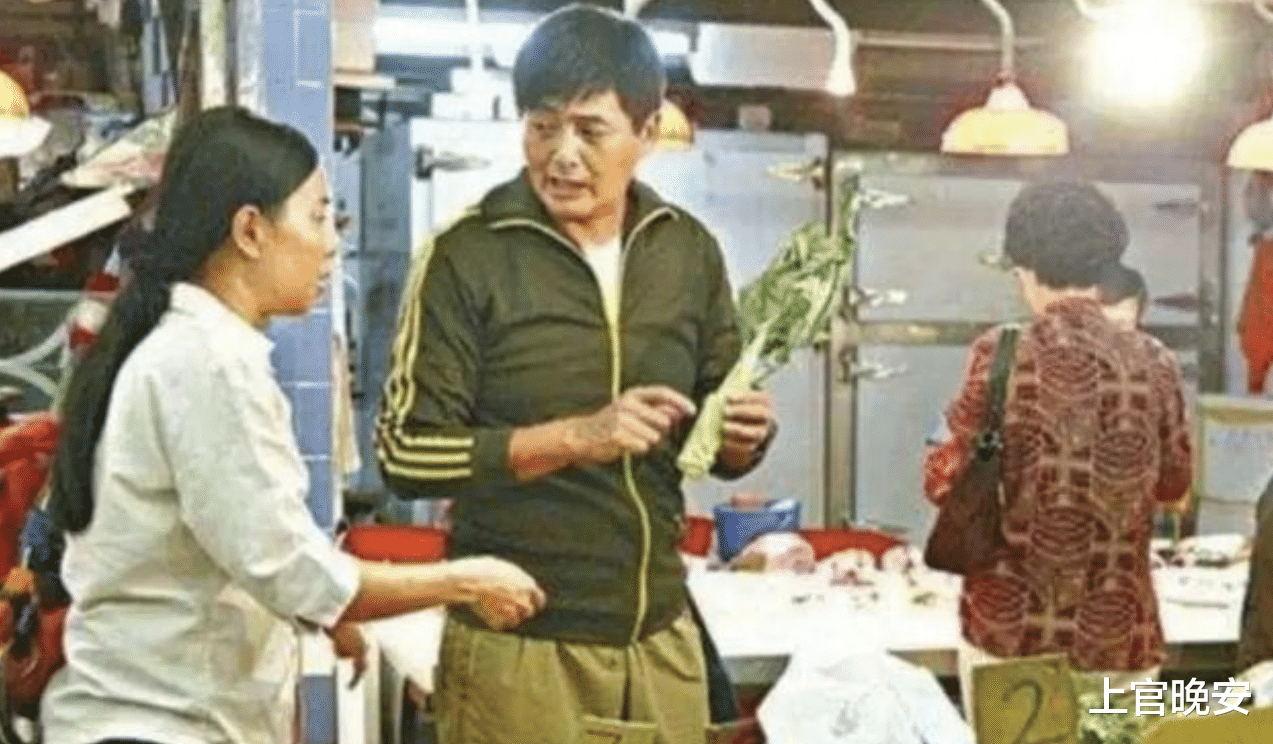 梁家辉|内地明星被捧上天，港星却随便出门溜达，逛地摊、去菜市场