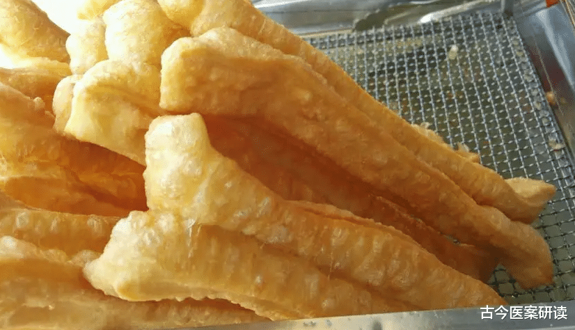 血糖|多名专家联合声明：身体2处“发痒”，或是血糖“已超标”，需警惕