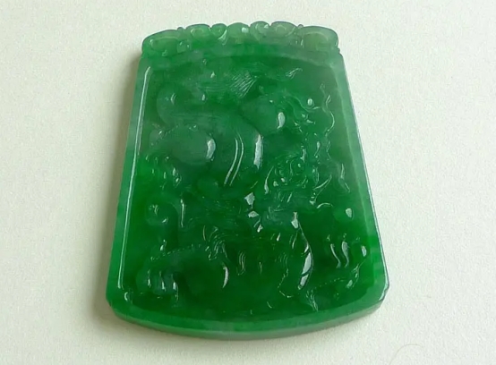 翡翠|市场上最受欢迎的十种翡翠挂件,观音只排第二,第一竟是它!