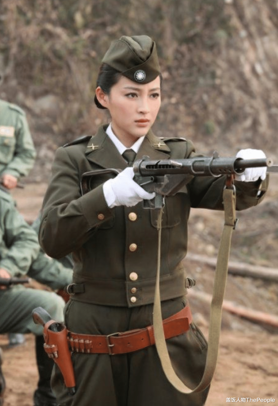 军人|女明星穿军装谁最真实？有人短头发获好评，有人大红唇被骂太假