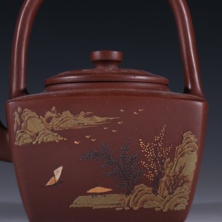 紫砂|回流 紫砂堆雕山水纹提梁壶