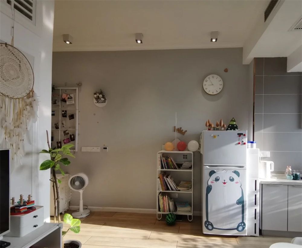 她晒出30㎡小蜗居,利用层高优势做隔层卧室,一个人住真的太爽