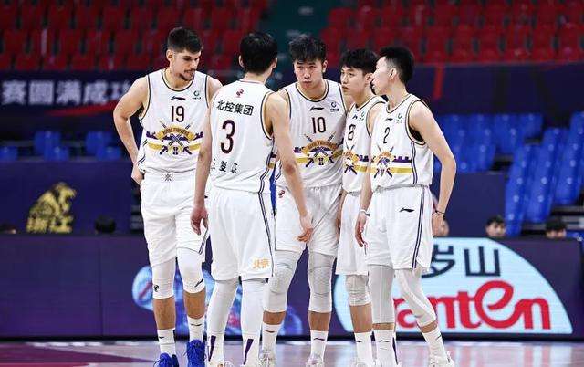 杜锋|2米08！2米13！场均7+5，投篮命中率仅49%，杜锋真看错人了？