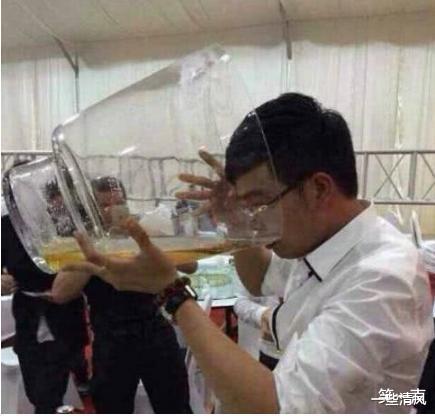 “女友说带我去找乐子,到了后都是她闺蜜,这是啥意思啊?”