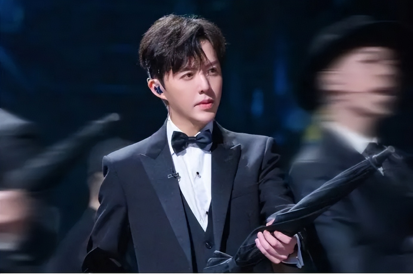 娱乐圈|娱乐圈榻房10位艺人,有人退圈有人被抓