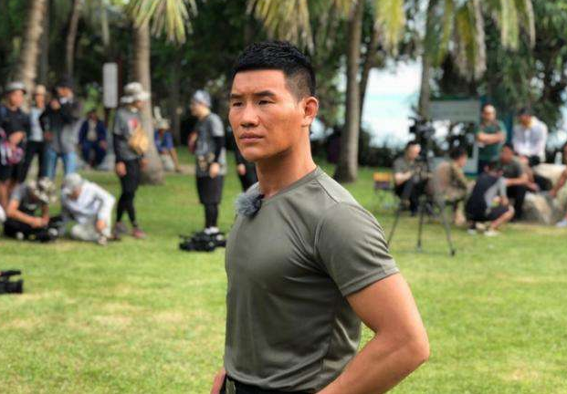 吴京|“嘎子哥”膨胀了？直播扬言投资《战狼3》，现场连线吴京被打脸