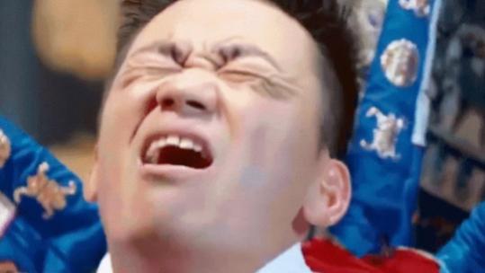 王宝强|王宝强节目受伤引担忧！连站立困难仍咬牙坚持，称不能因伤掉链子