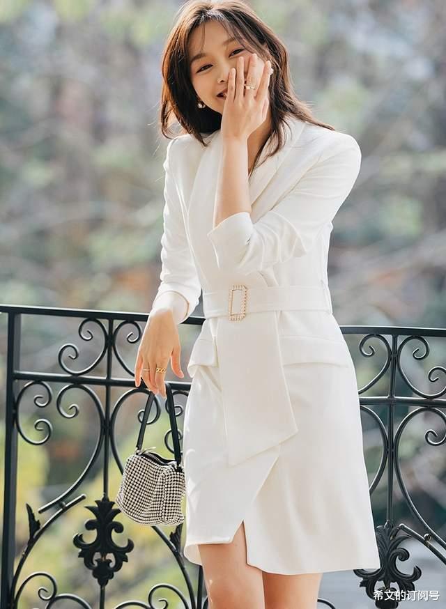 连衣裙|职场女性大雅大美风格,白色轻熟风连衣裙