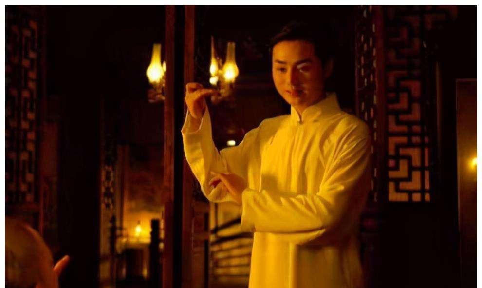 余少群|40岁的余少群走到今天,到底该不该怪自己?