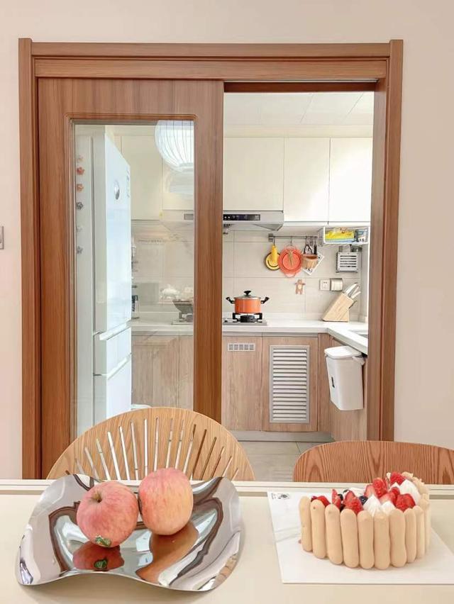 她家90㎡精装房,历经3次改造,邻居:为啥你家可以这么好看