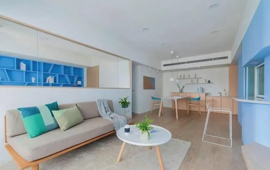 大白墙刷完就后悔了？4种家居布置小技巧，让大白墙也能很高级