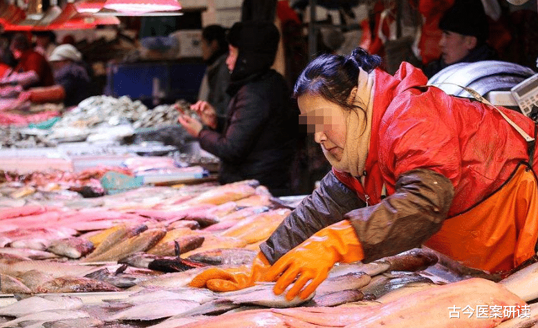 医生|胆固醇“大户”被揪出，是猪肝10倍，医生直言：再不忌口，脑梗或找上门