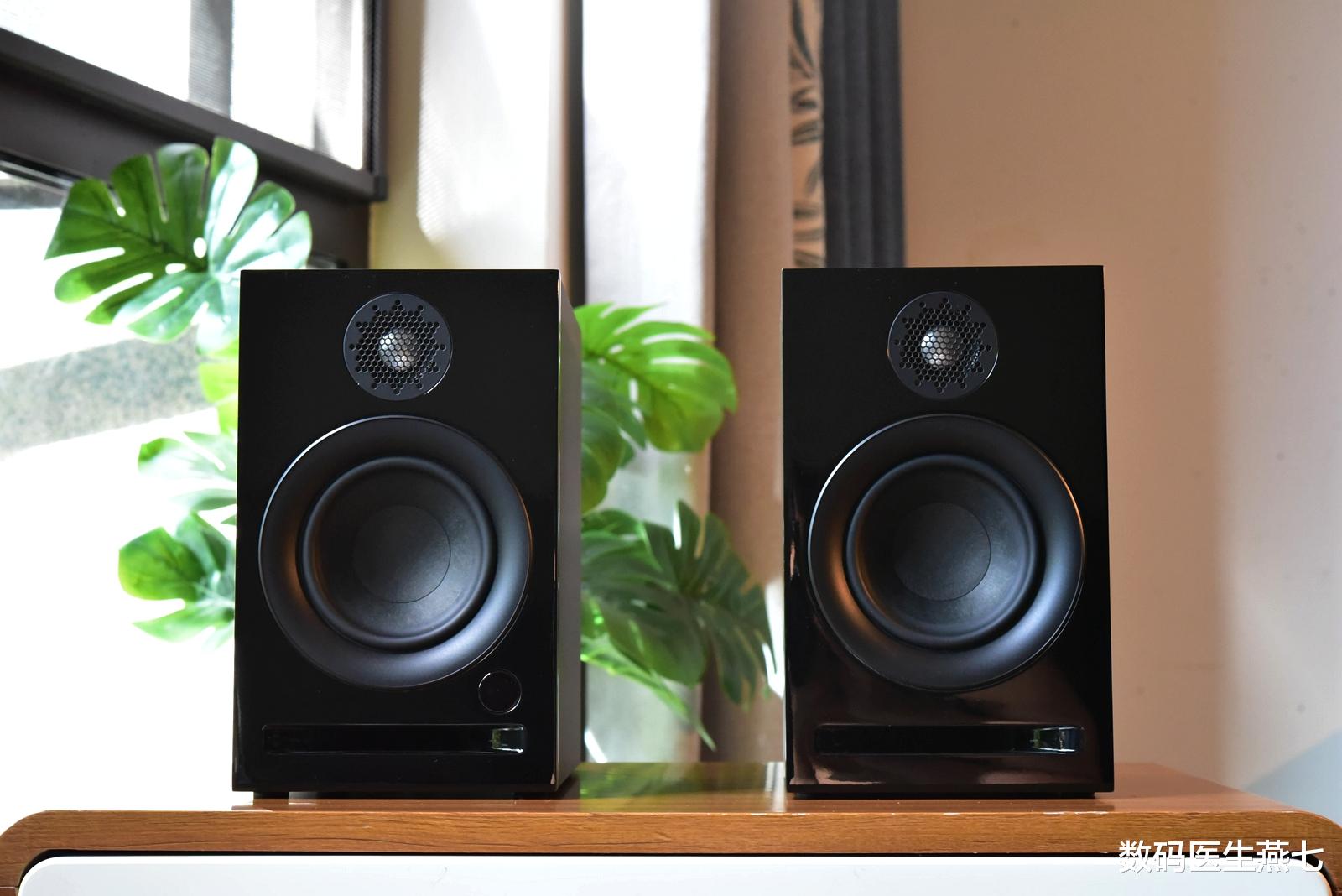 惠威|3.5英寸有源书架箱低频能有多好？KEF、惠威的同级作品都相形见绌