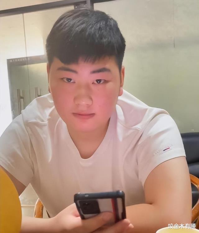 朱之文|大衣哥儿媳疑似怀双胞胎，自述想吃火龙果，小伟默不作声买一整箱