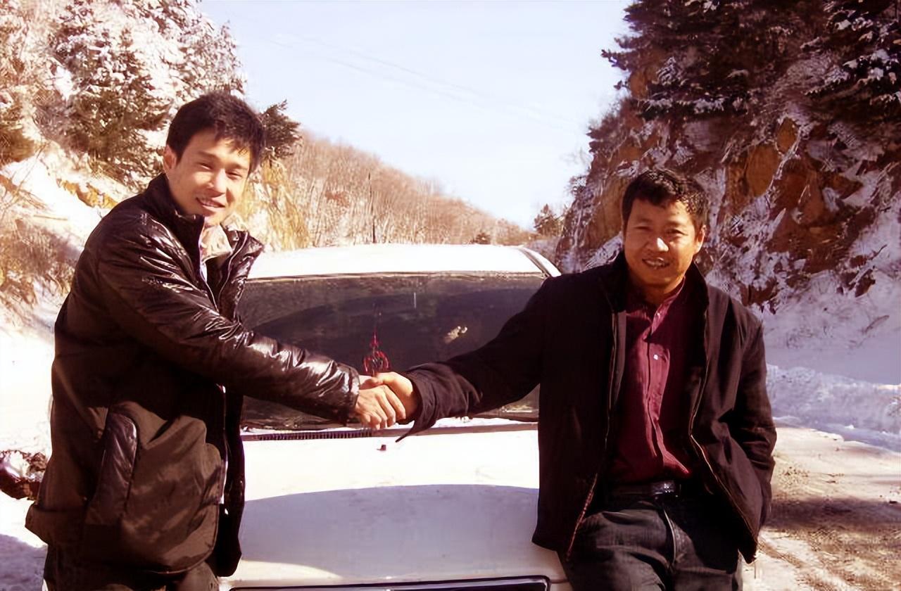 小沈阳|坎坷的小沈阳:与赵本山情同父子,走红后怎样对待结发妻?