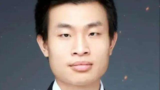 |韦东奕的“极简简历”火了，通篇只有两句话，比我写两页纸还值钱