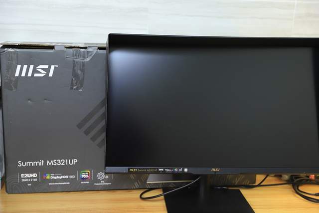 |生产力工具，微星Summit MS321UP显示屏