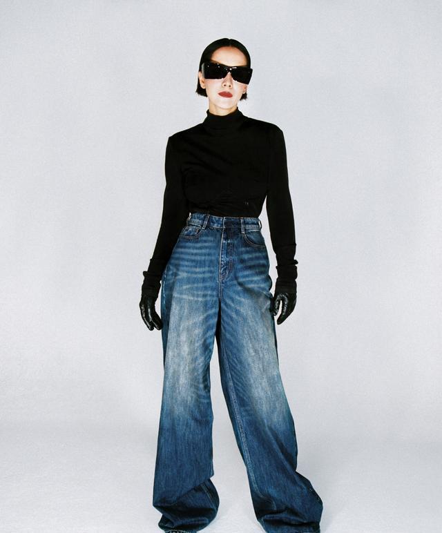 护肤 “国民媳妇”海清再登封面,烟熏妆全包眼线,演绎别样叛逆美感