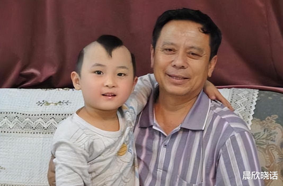 杨超越|著名童星邓鸣贺：离世7年后，爷爷不知悔改，妹妹的坚持让人泪目